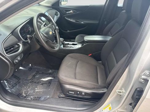 Used 2022 Chevrolet Malibu LT FWD image 12