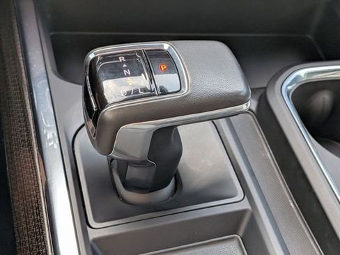 Used 2022 Chevrolet Silverado 1500 LT w/ Z71 Off-Road Package image 24