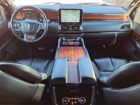 Used 2019 Lincoln Navigator Reserve image 8