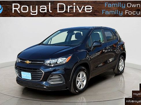 Used 2022 Chevrolet Trax LS w/ Tint and Cruise Package AWD/4WD image 1