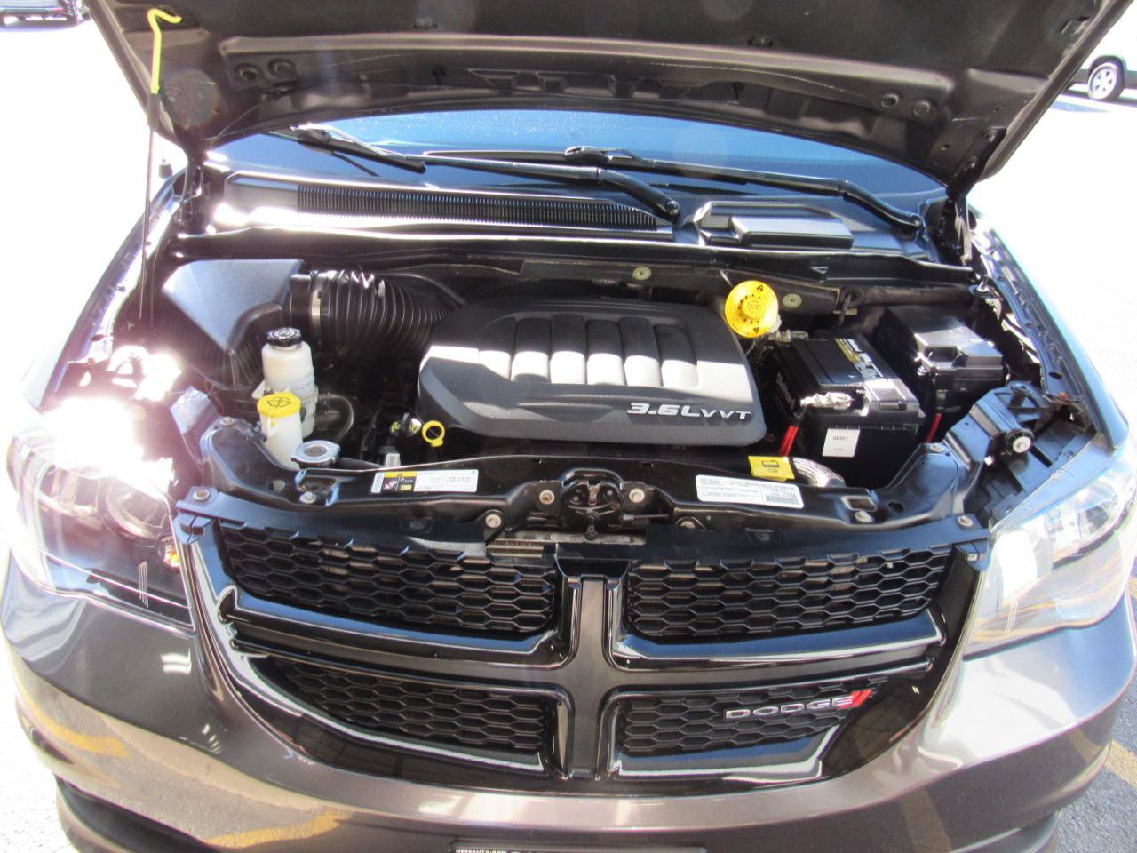 Used 2015 Dodge Grand Caravan SXT FWD image 42