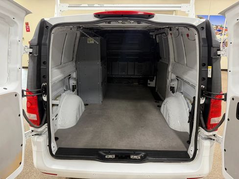 Used 2021 Mercedes-Benz Metris image 26