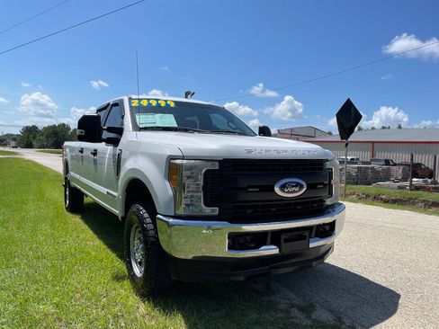 Used 2017 Ford F250 XL w/ Power Equipment Group AWD/4WD image 3