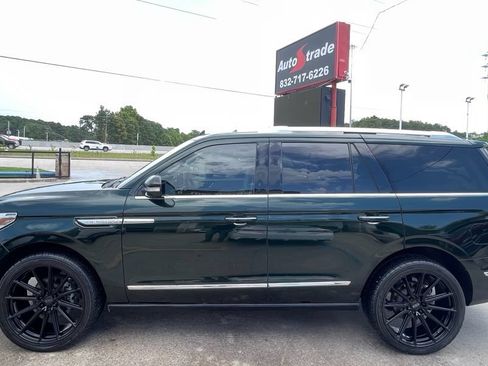 Used 2021 Lincoln Navigator Reserve w/ Luxury Package RWD image 5