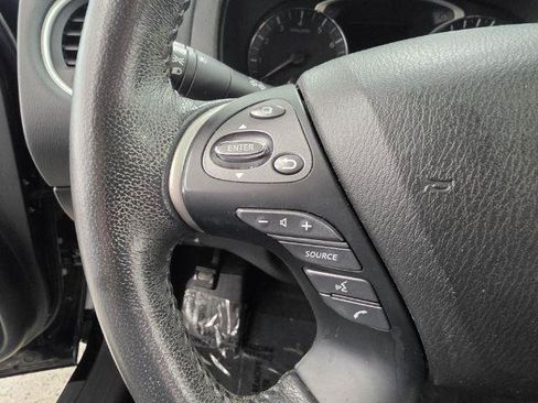 Used 2017 Nissan Pathfinder SV AWD/4WD image 17
