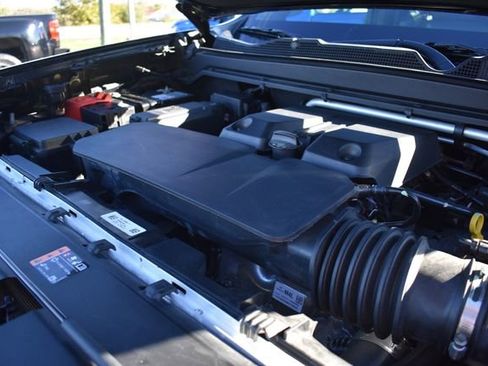 Certified 2025 Chevrolet Colorado ZR2 w/ Midnight Edition image 37