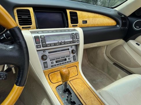 Used 2005 Lexus SC 430 Convertible RWD image 29