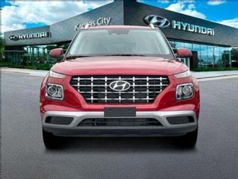 New 2025 Hyundai Venue SEL image 8