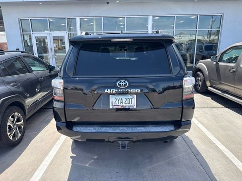 Used 2019 Toyota 4Runner SR5 AWD/4WD image 17