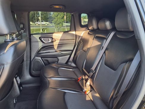 Used 2023 Jeep Compass Latitude AWD/4WD image 18