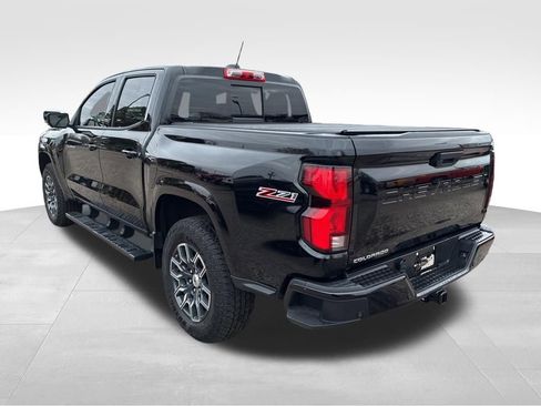 Used 2024 Chevrolet Colorado Z71 w/ Z71 Convenience Package 2 image 3
