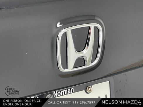 Used 2019 Honda Pilot Touring image 16