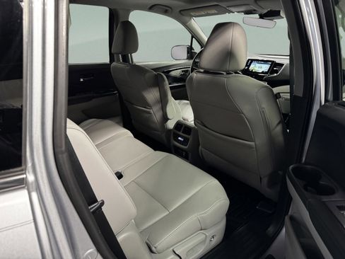 Used 2021 Honda Pilot Touring image 24