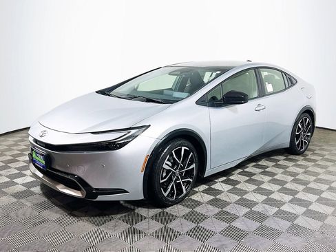 New 2026 Toyota Prius Plug-In Hybrid FWD image 4