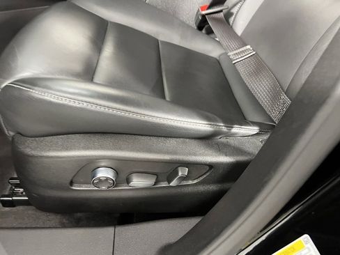 Used 2025 Cadillac XT4 Premium Luxury w/ Cold Weather Package image 32