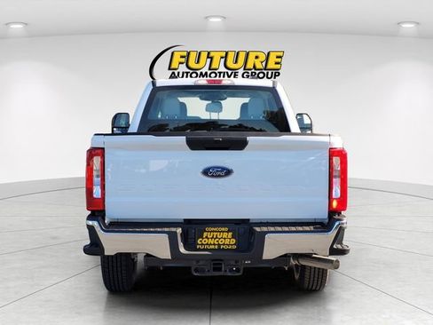New 2026 Ford F250 XL w/ XL Chrome Package image 4