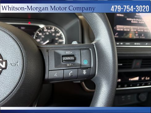 Used 2024 Nissan Rogue SV FWD image 17
