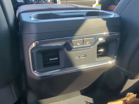 New 2025 GMC Sierra 3500 Denali Ultimate image 22