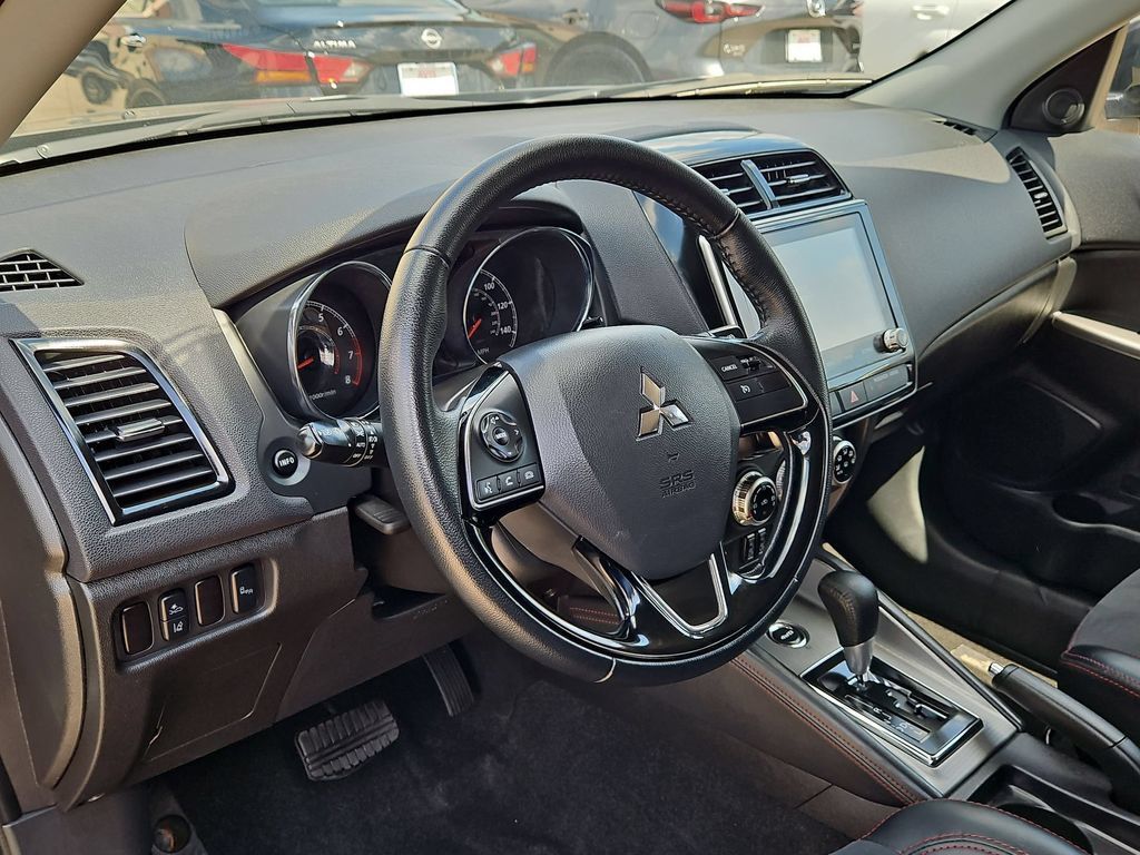 Used 2025 Mitsubishi Outlander Sport SE AWD/4WD image 15