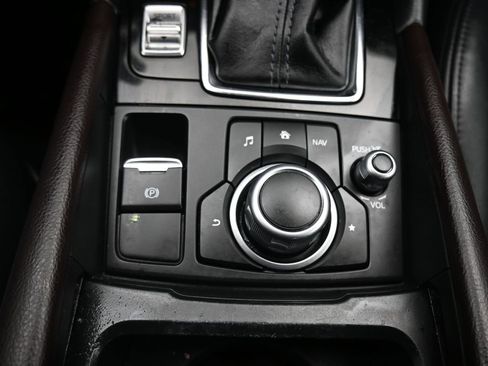 Used 2017 MAZDA MAZDA3 Touring image 22