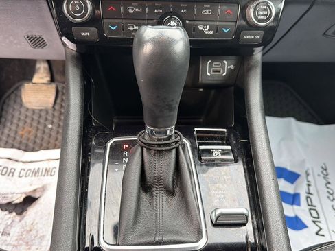 Used 2023 Jeep Compass Limited image 17