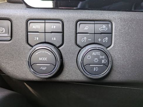 Used 2025 Chevrolet Silverado 2500 High Country w/ Technology Package image 27