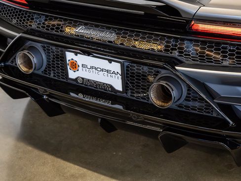 Used 2021 Lamborghini Huracan EVO RWD image 30