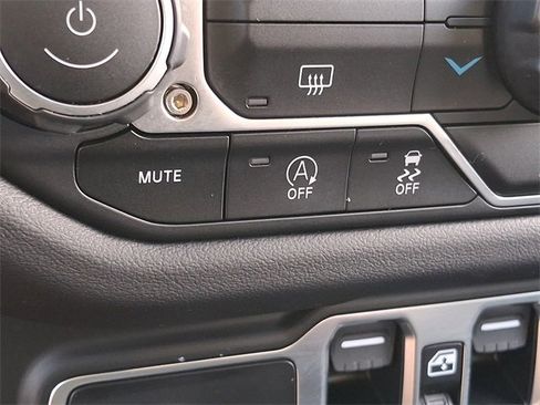 Certified 2024 Jeep Wrangler Unlimited Rubicon image 26