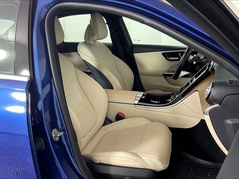 Certified 2023 Mercedes-Benz C 300 4MATIC Sedan image 7