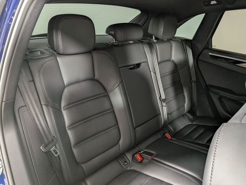 Certified 2024 Porsche Macan S AWD/4WD image 23