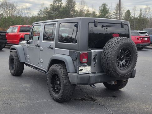 Used 2013 Jeep Wrangler Unlimited Sport image 5