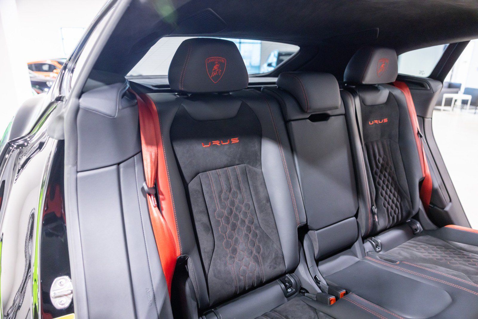 Used 2024 Lamborghini Urus S AWD/4WD image 33