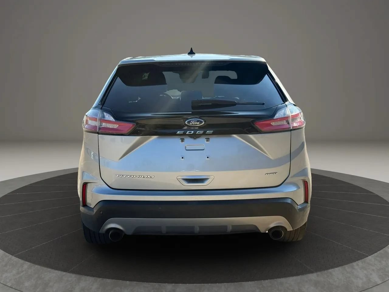 Used 2021 Ford Edge Titanium AWD/4WD image 5