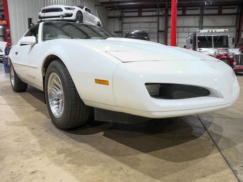 Used 1991 Pontiac Firebird Formula image 12