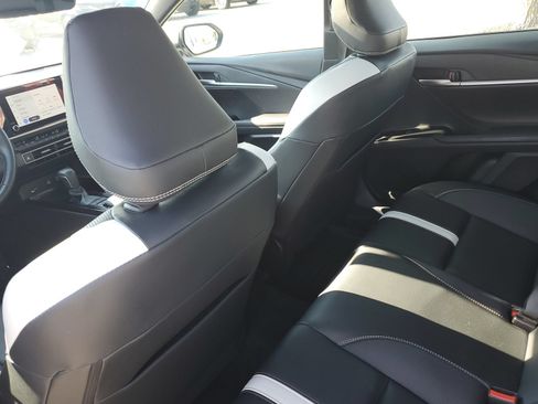 Used 2025 Toyota Camry SE w/ Convenience Package AWD/4WD image 14