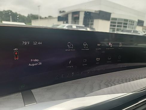 Used 2025 Cadillac Escalade IQ Luxury 2 AWD/4WD image 23