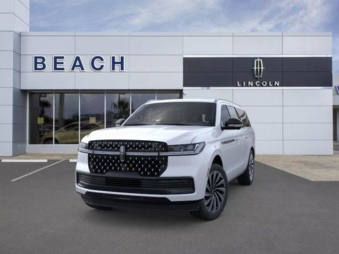 New 2025 Lincoln Navigator L Black Label image 3