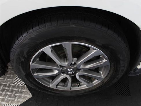 Used 2015 Nissan Pathfinder SL FWD image 20