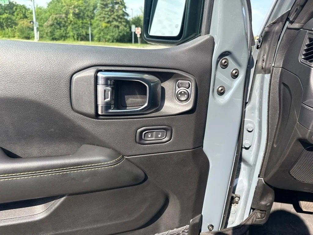 Used 2026 Jeep Wrangler Unlimited Sahara AWD/4WD image 20