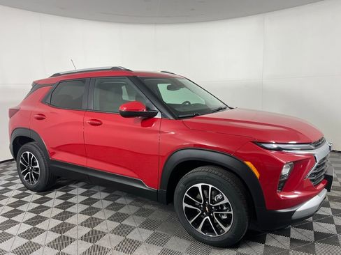 New 2026 Chevrolet TrailBlazer LT image 2