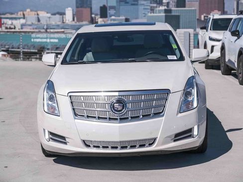 Used 2014 Cadillac XTS Platinum FWD image 2