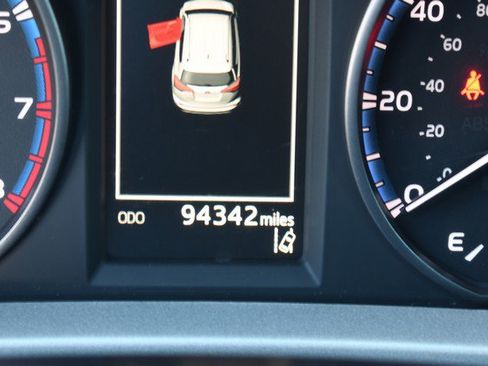 Used 2017 Toyota RAV4 XLE w/ Carpet Mat Package image 33