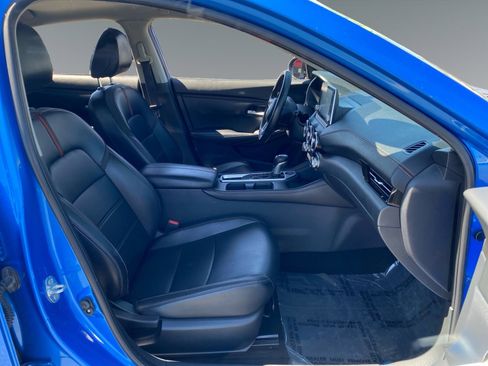 Used 2022 Nissan Sentra SR w/ SR Premium Package FWD image 15