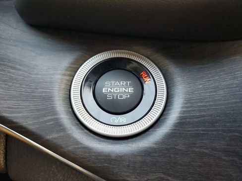 Used 2023 Jeep Grand Cherokee Overland w/ Luxury Tech Group IV RWD image 24