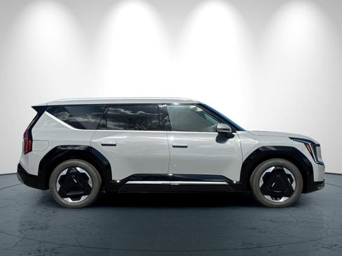 New 2026 Kia EV9 Land AWD/4WD image 3