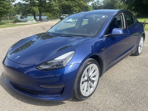 Used 2022 Tesla Model 3 RWD image 5