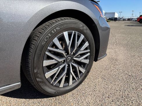 Used 2025 Nissan Altima 2.5 SV FWD image 26