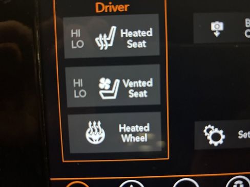 Used 2019 Jeep Grand Cherokee Overland image 13