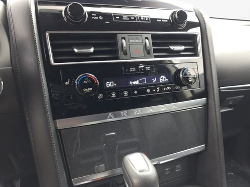 Used 2024 Nissan Armada SV AWD/4WD image 21