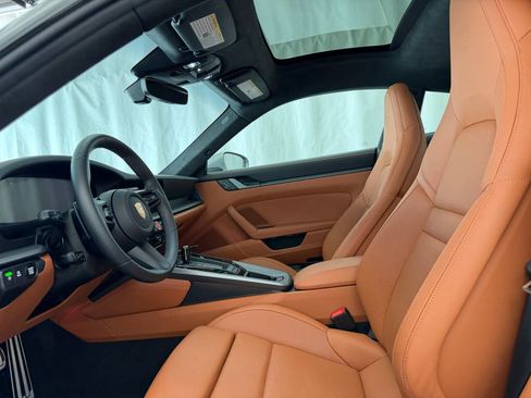 Used 2025 Porsche 911 Carrera RWD image 5